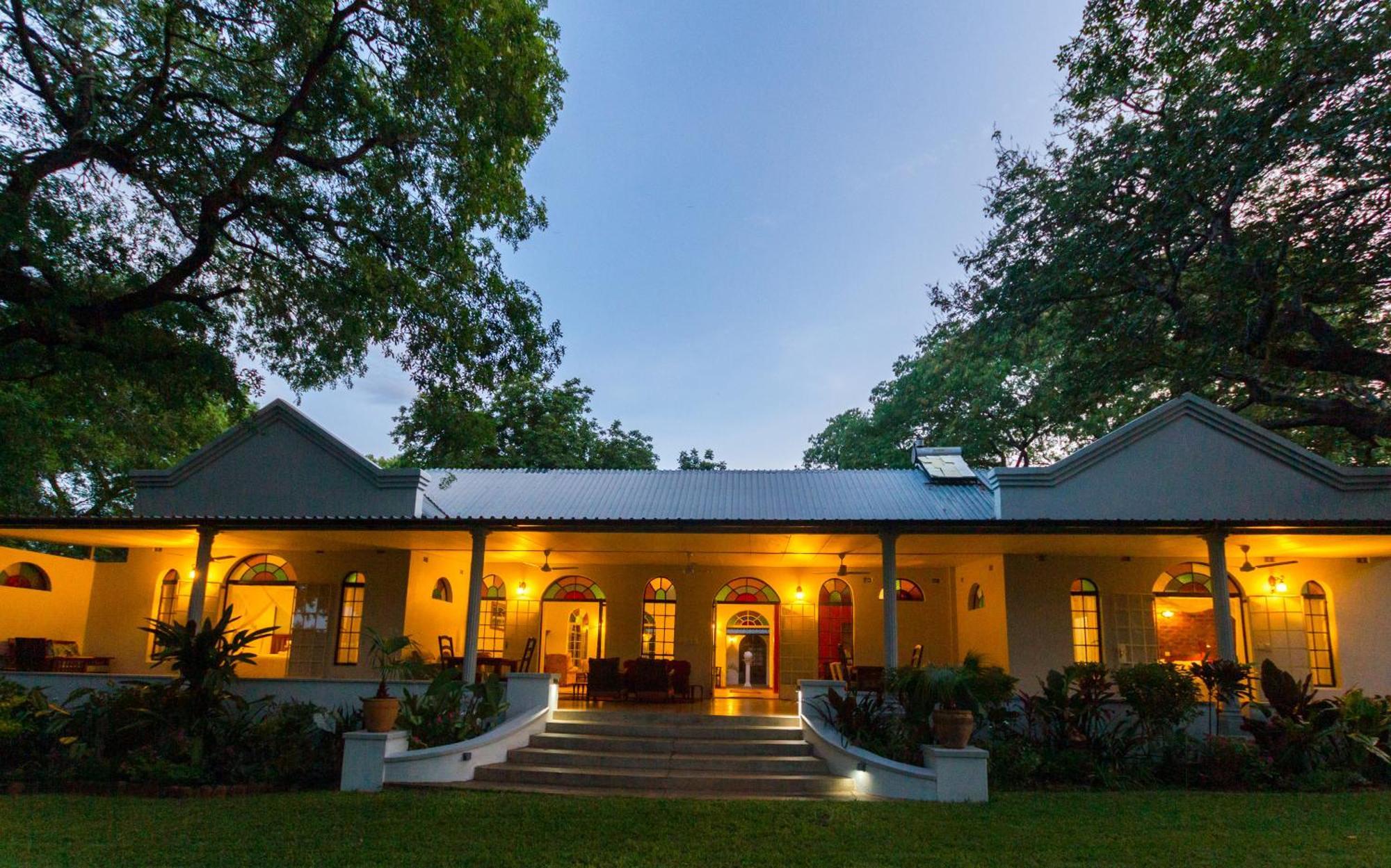 The Courtney Lodge Водопад Виктория Экстерьер фото